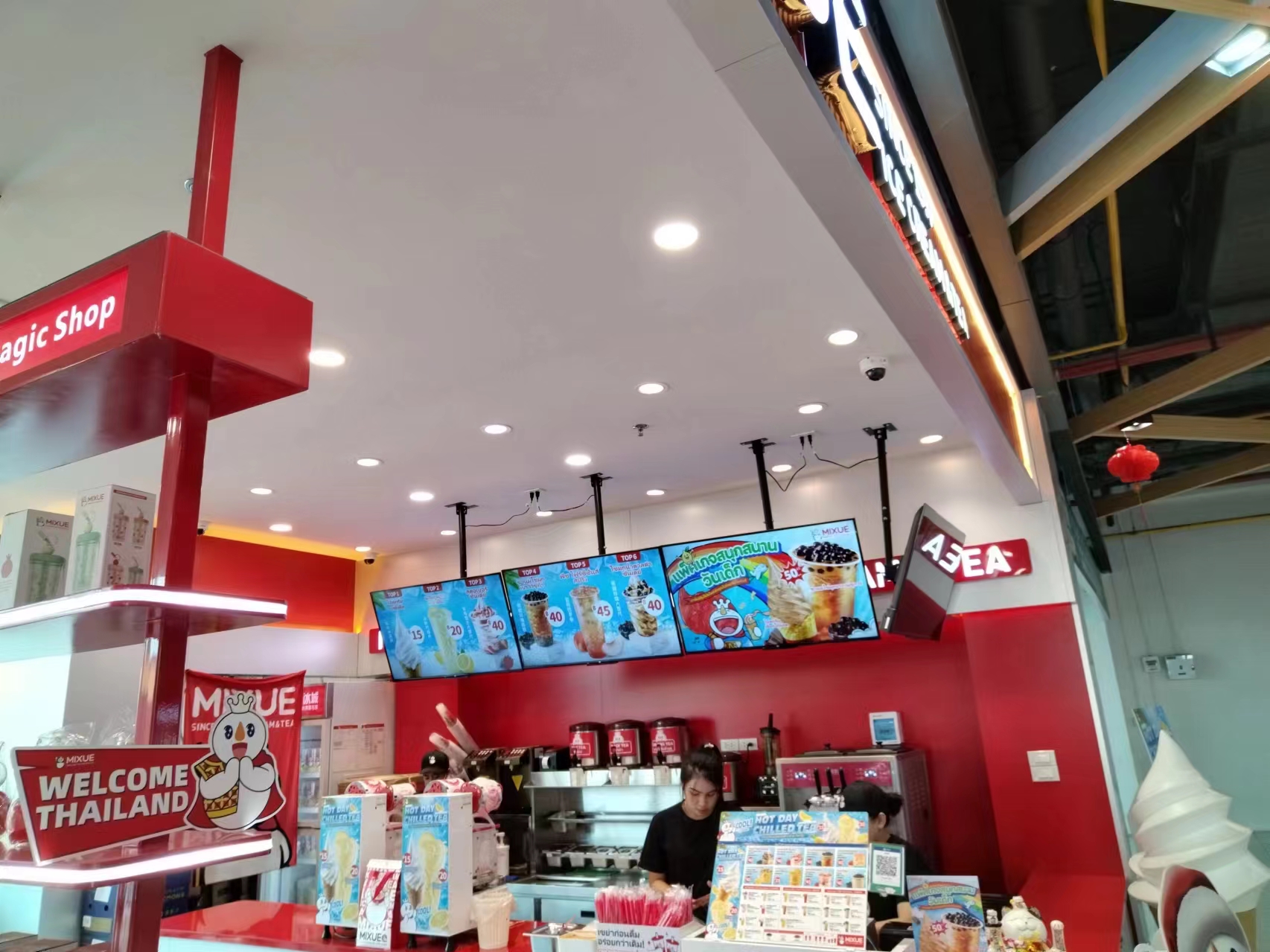 液晶廣告屏門店?duì)I銷顯示屏廣告機(jī)