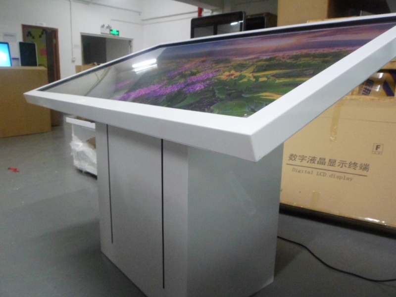 液晶電視觸摸一體機(jī)